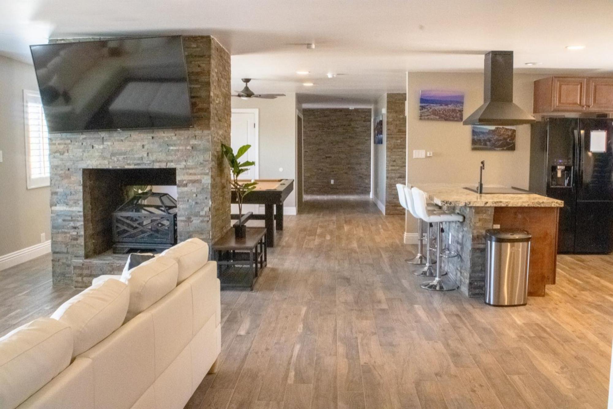 Lux Private Home - Pool, Billiards, 8 Smart Tvs, Board Games, Cotton Bedding - The Stone Sanctuary At Mccullough Hills Trailhead Las Vegas Kültér fotó