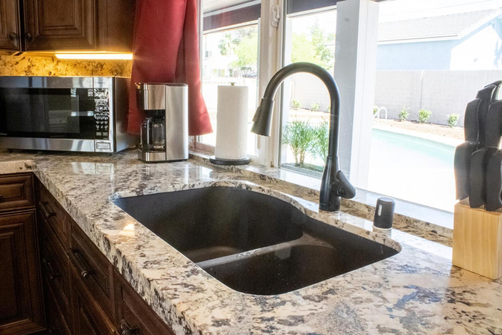 Lux Private Home - Pool, Billiards, 8 Smart Tvs, Board Games, Cotton Bedding - The Stone Sanctuary At Mccullough Hills Trailhead Las Vegas Kültér fotó